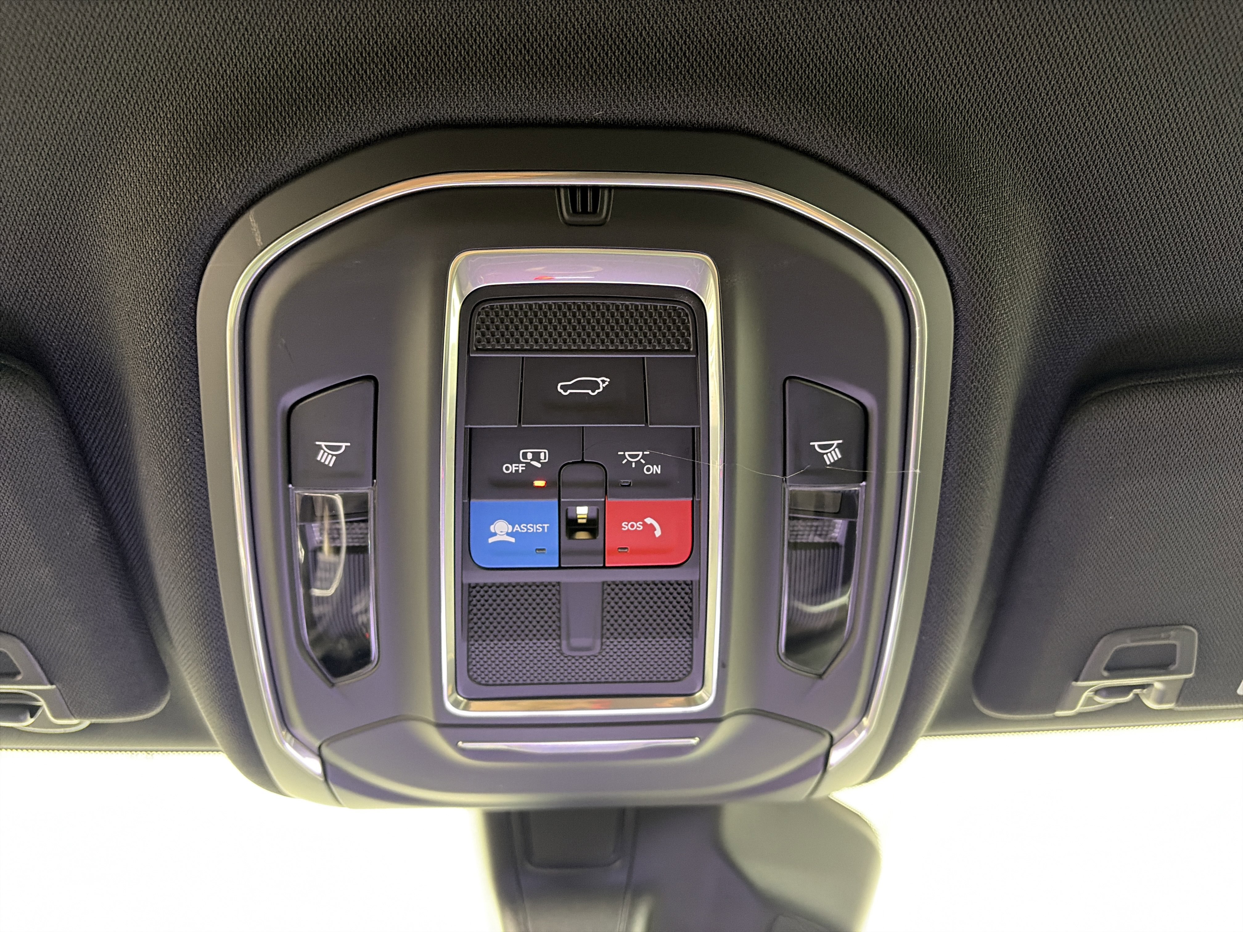 Used 2025 Jeep Grand Cherokee L Limited w/ Black Appearance Package image 34