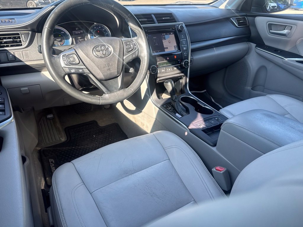 Used 2015 Toyota Camry XLE w/ Moonroof Package FWD image 32