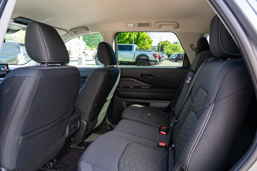 Used 2026 Nissan Pathfinder SV w/ Cargo Package AWD/4WD image 23