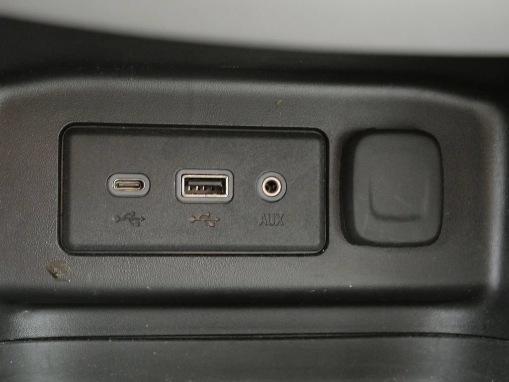 Used 2023 Chevrolet Equinox LT FWD image 29