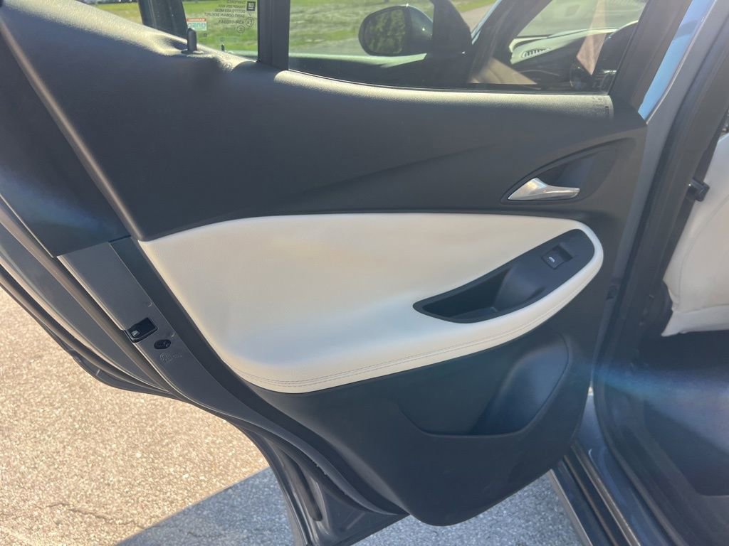 Used 2022 Buick Encore GX Essence w/ Advanced Technology Package image 41