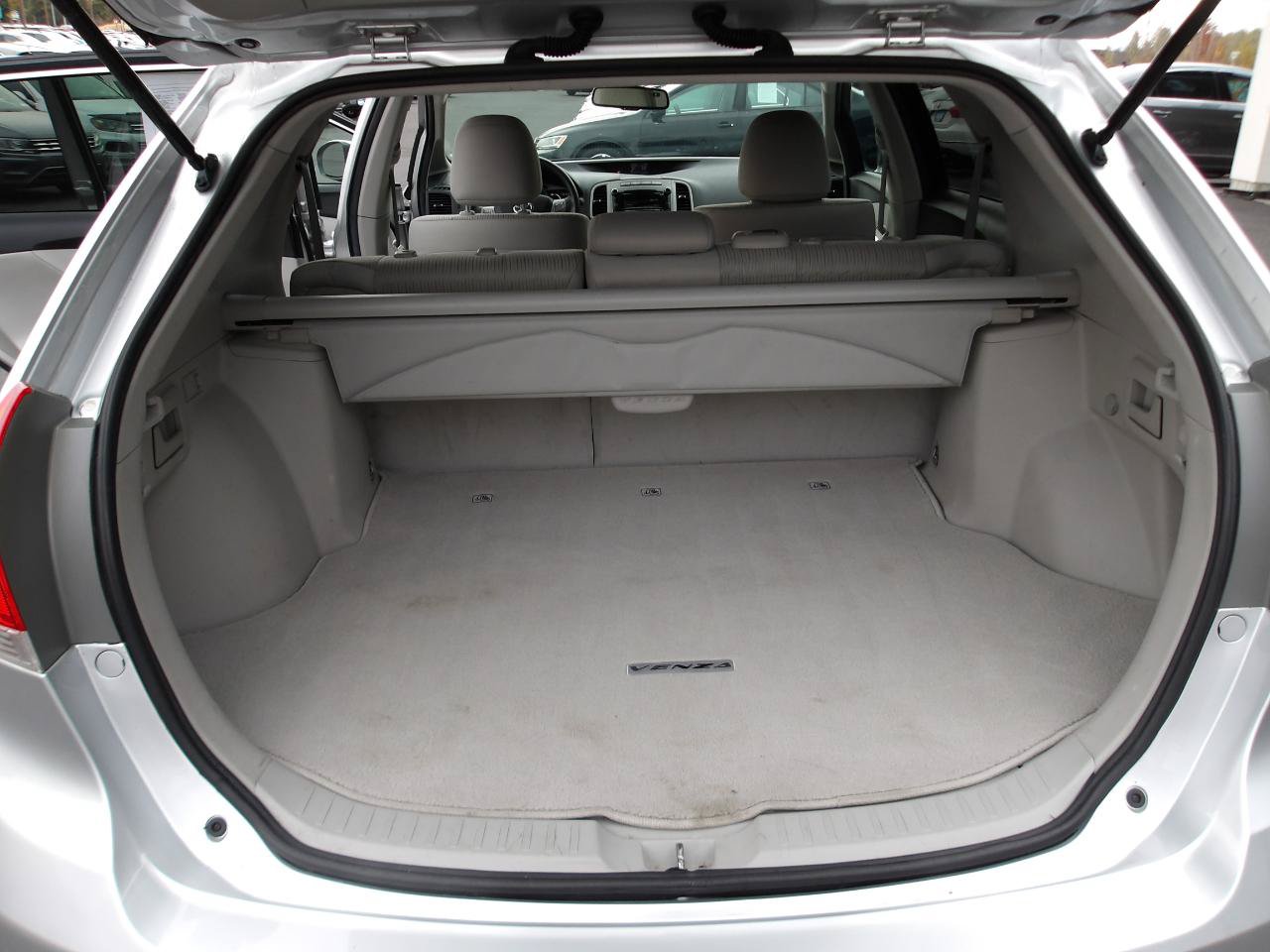 Used 2011 Toyota Venza FWD image 11