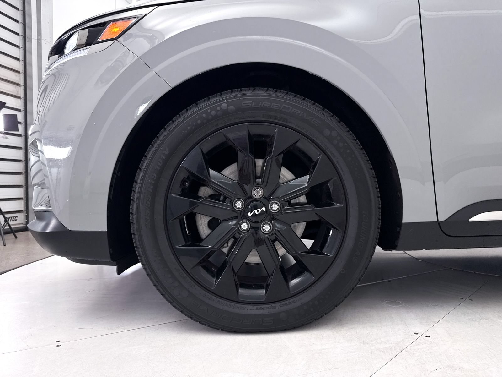 Certified 2024 Kia Carnival SX Prestige FWD image 17