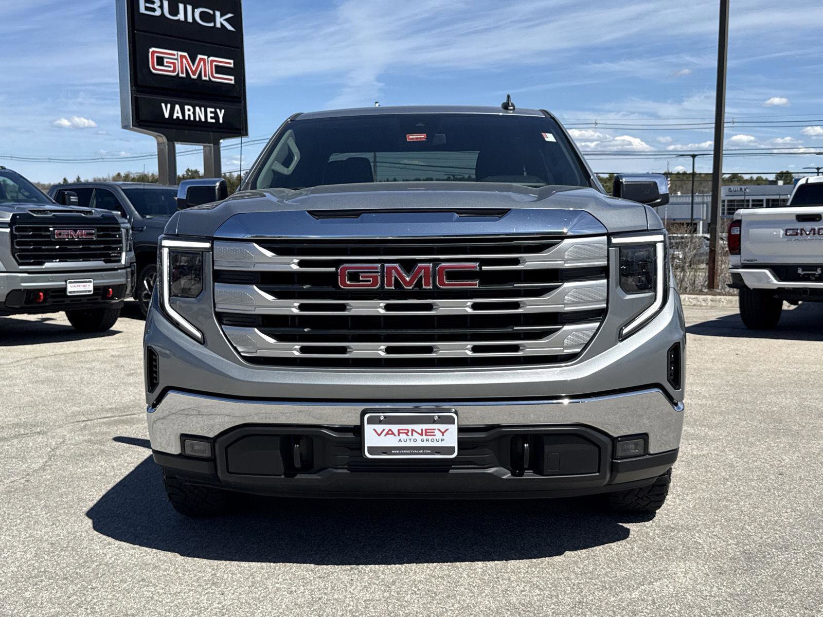 Used 2023 GMC Sierra 1500 SLE w/ X31 Off-Road Package AWD/4WD image 2