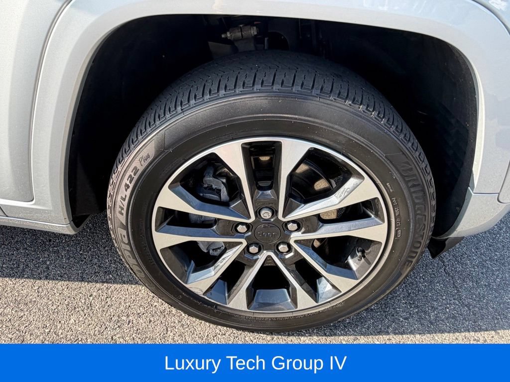 Certified 2021 Jeep Grand Cherokee L Overland w/ Luxury Tech Group IV AWD/4WD image 16