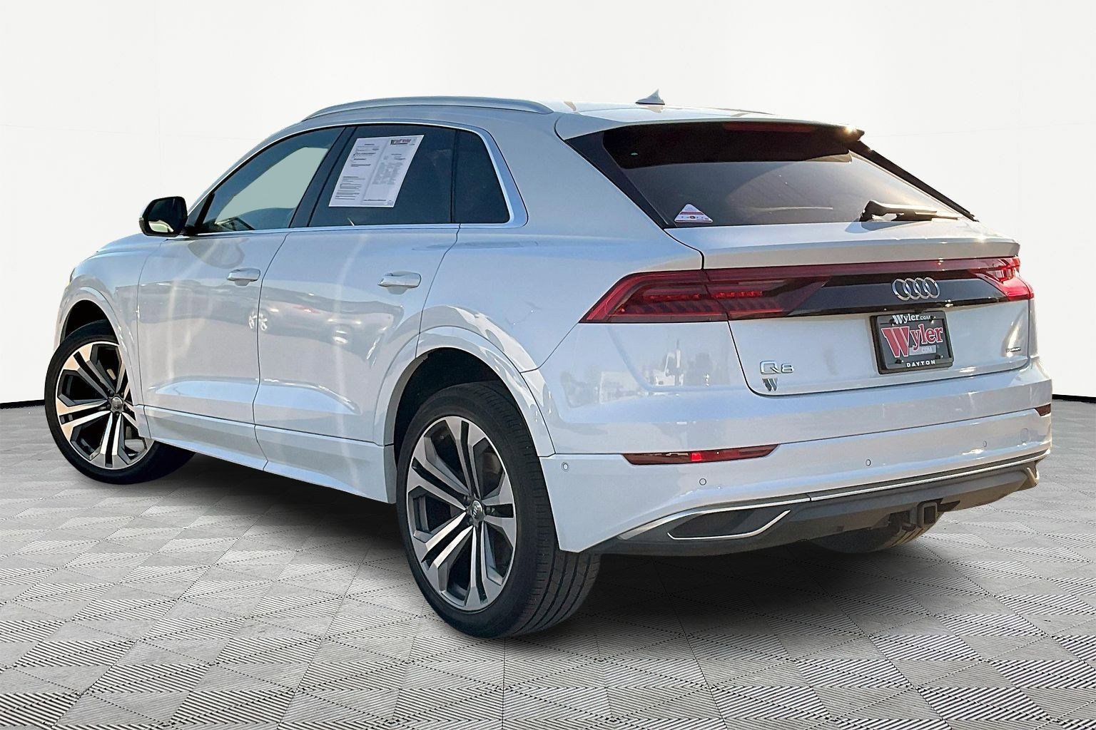 Used 2019 Audi Q8 Prestige image 4