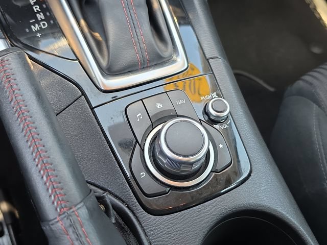 Used 2015 MAZDA MAZDA3 i Touring w/ Technology Package FWD image 28