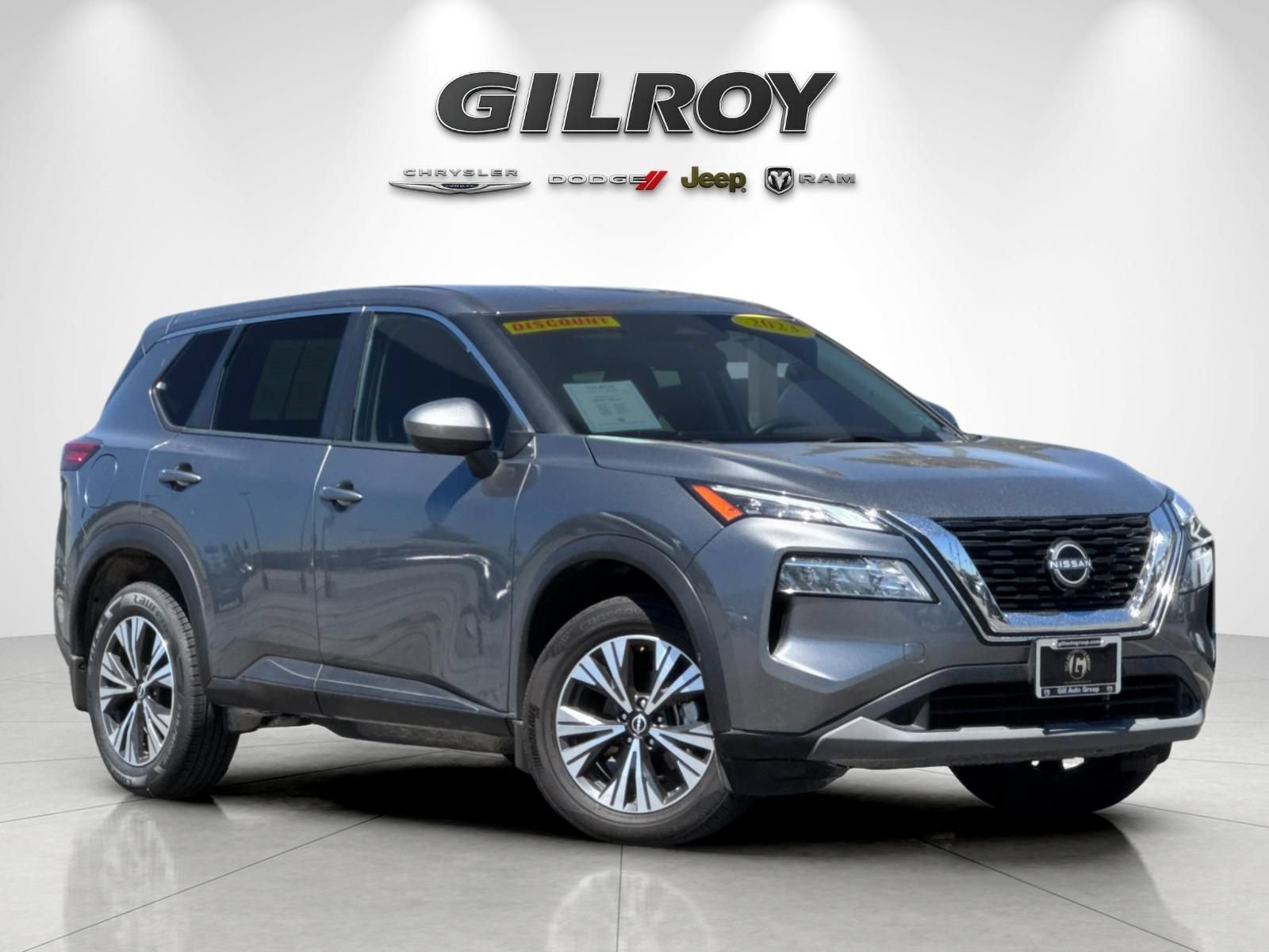 Used 2023 Nissan Rogue SV FWD image 2