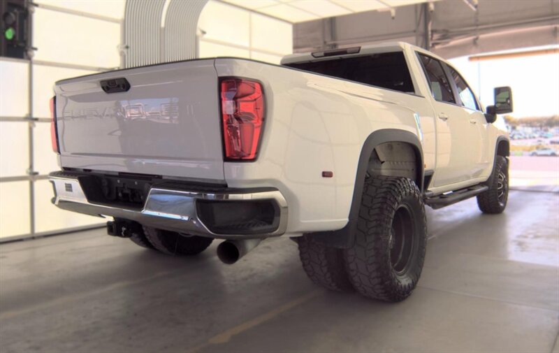 Used 2022 Chevrolet Silverado 3500 LT w/ Convenience Package AWD/4WD image 3