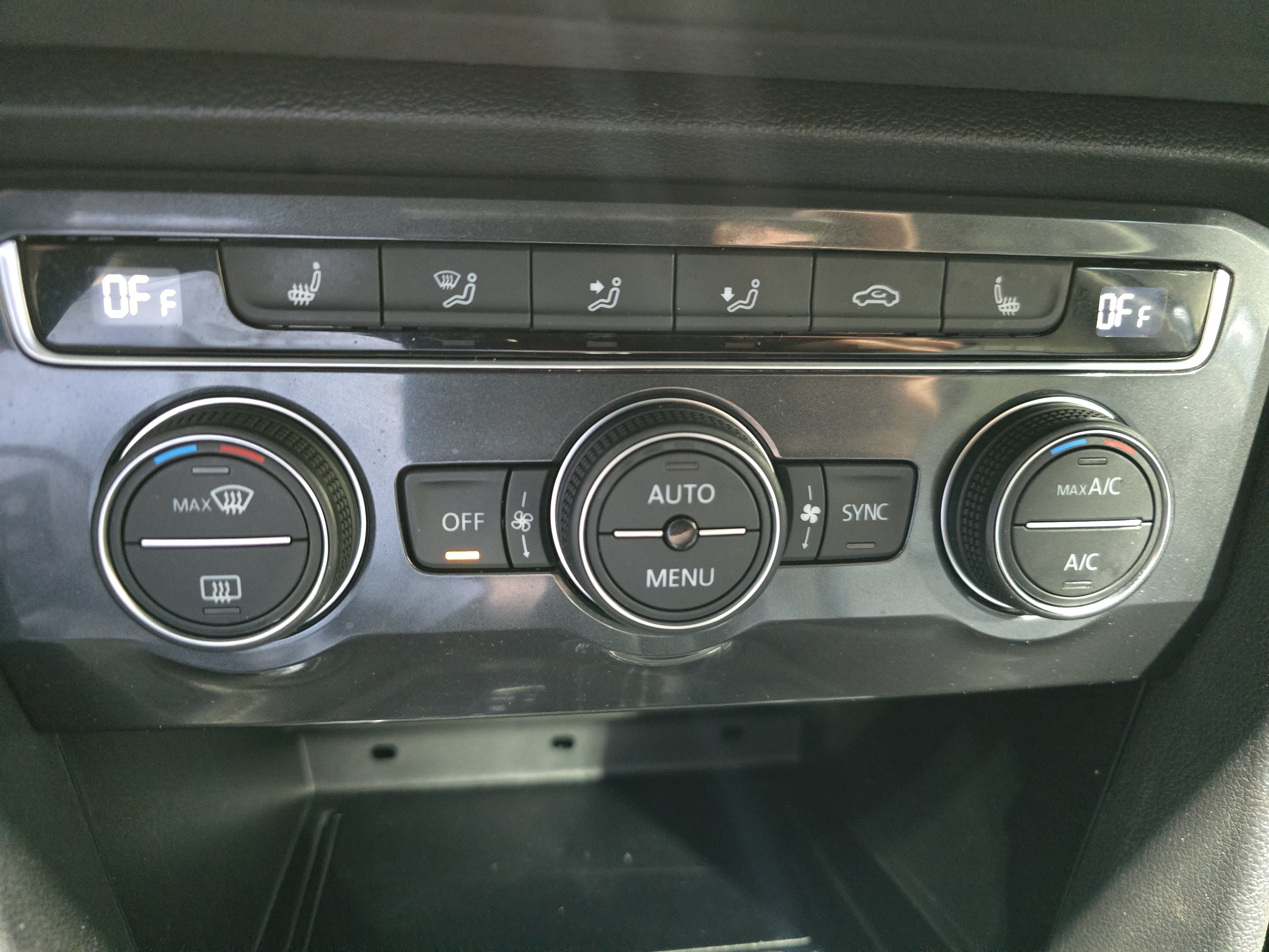 Used 2021 Volkswagen Tiguan SE FWD image 23