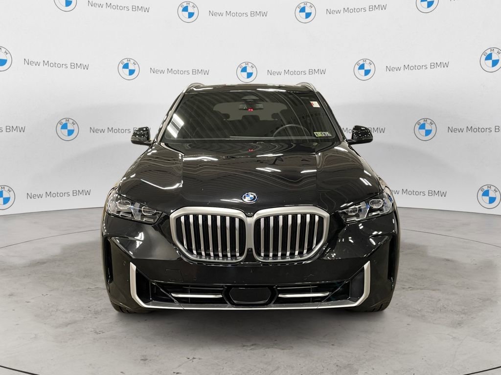 Used 2025 BMW X5 xDrive50e w/ Parking Assistance Package image 8