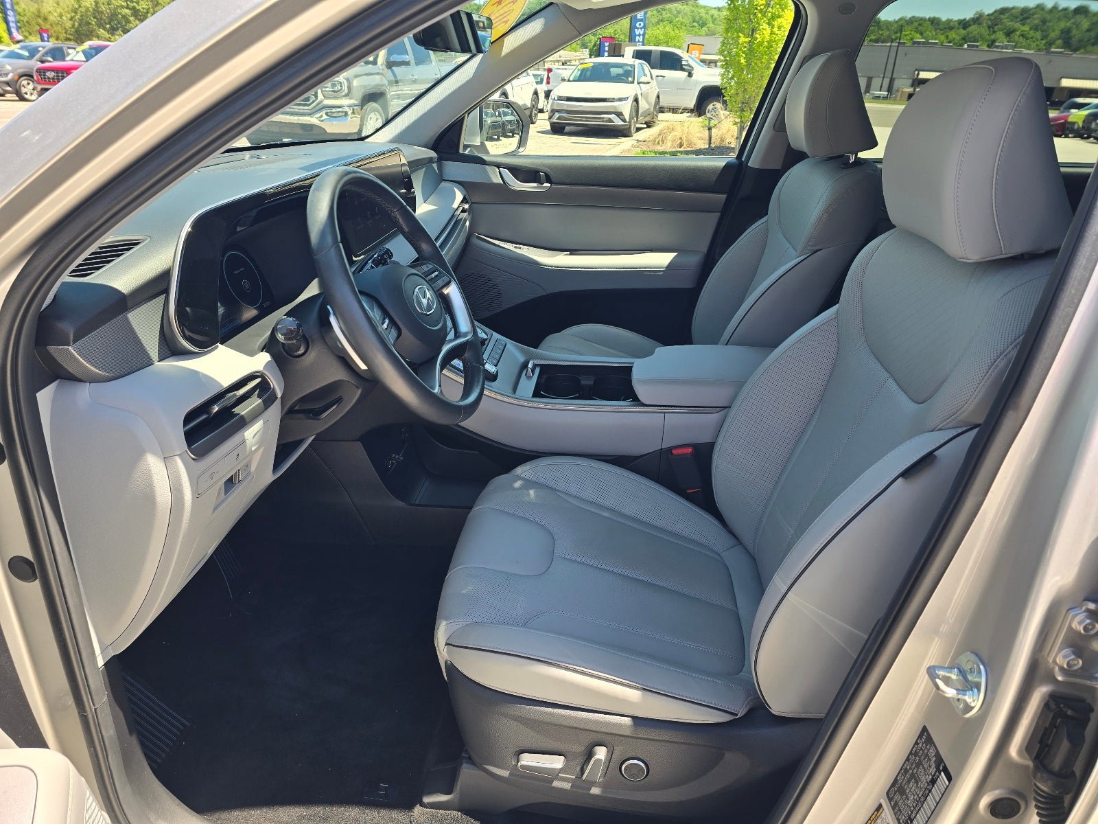 Used 2024 Hyundai Palisade SEL FWD image 12