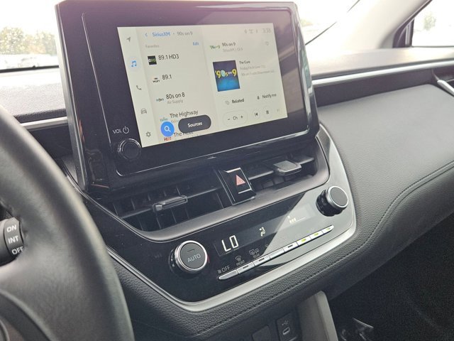 Used 2025 Toyota Corolla Cross LE image 10