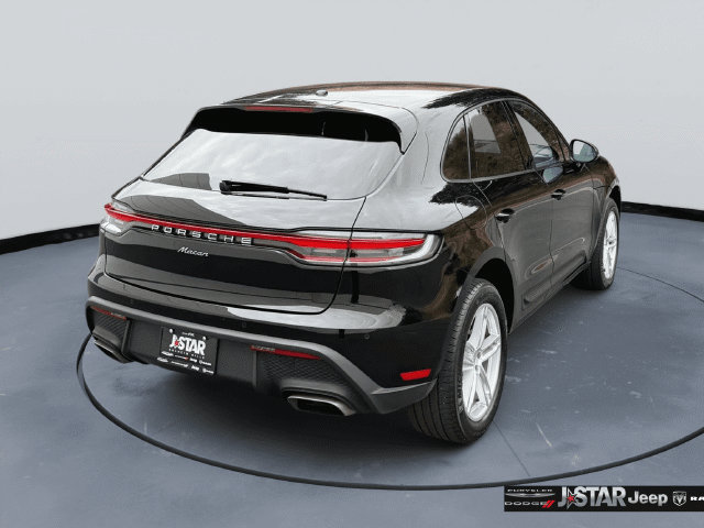 Used 2024 Porsche Macan AWD/4WD image 5