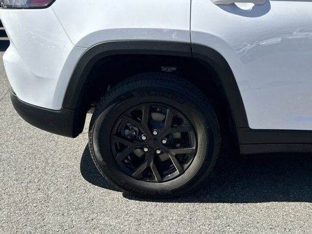 New 2025 Jeep Grand Cherokee Laredo image 18