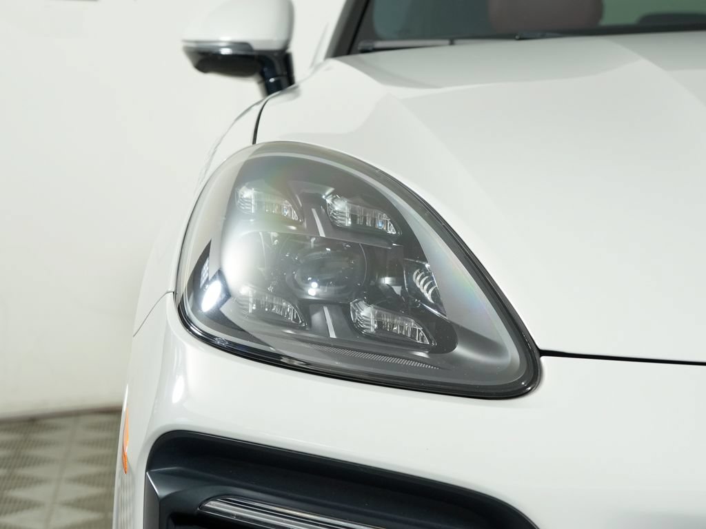 Certified 2021 Porsche Cayenne GTS AWD/4WD image 11