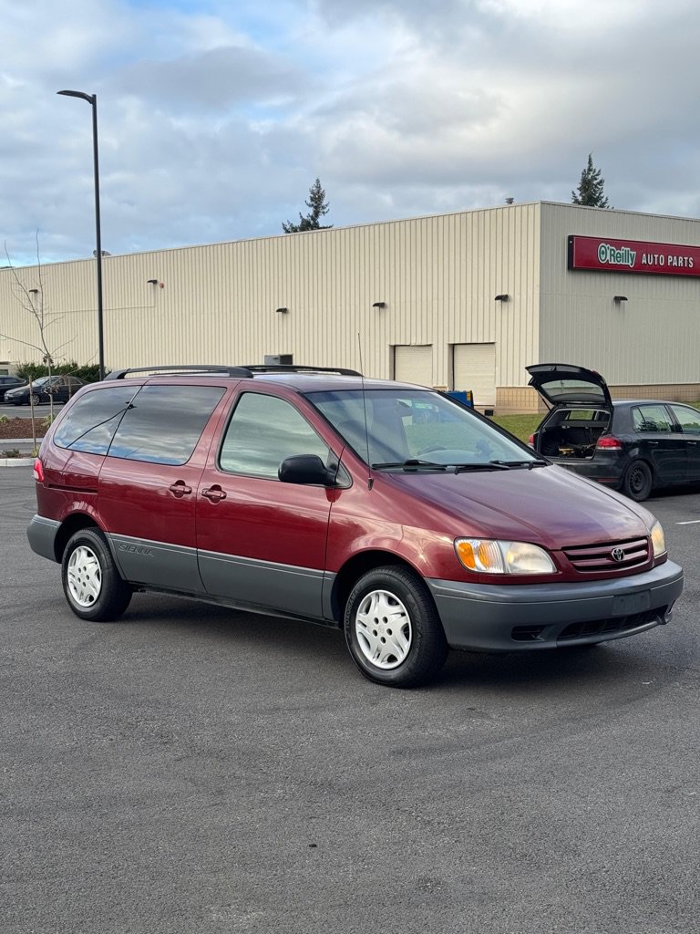 Used 2002 Toyota Sienna LE FWD image 2