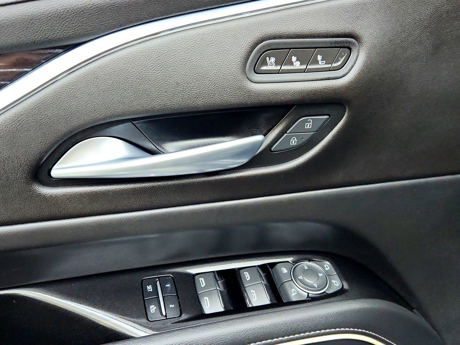 Used 2023 Cadillac Escalade Sport w/ LPO, ONYX Package image 20