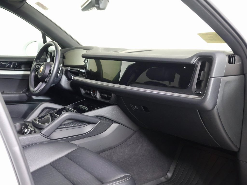Certified 2025 Porsche Cayenne AWD/4WD image 7