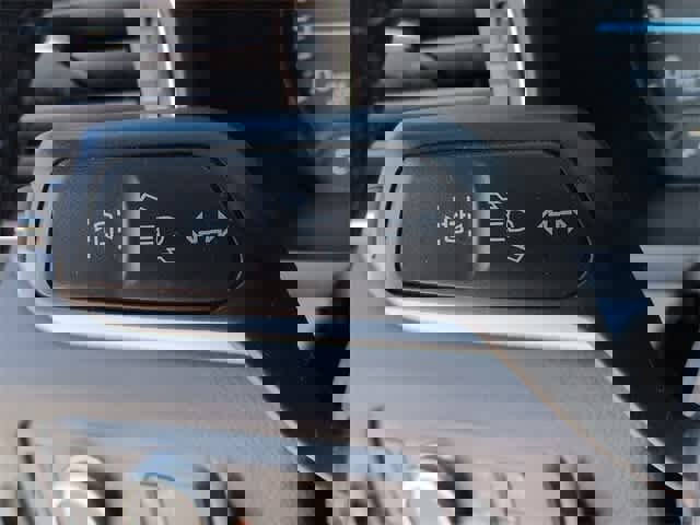 Used 2022 Ford Explorer XLT w/ Equipment Group 202A image 31