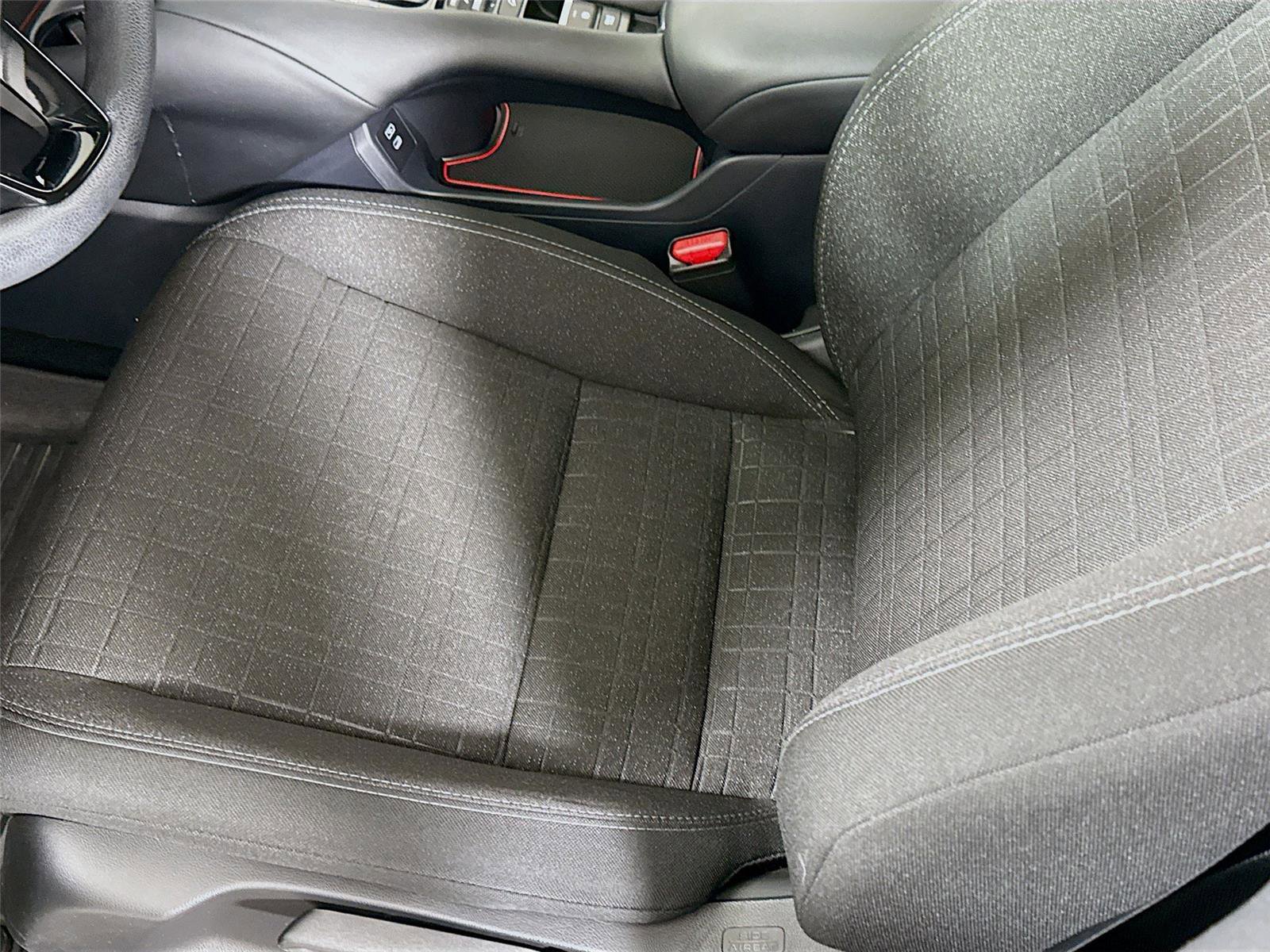 Used 2025 Honda HR-V LX image 12