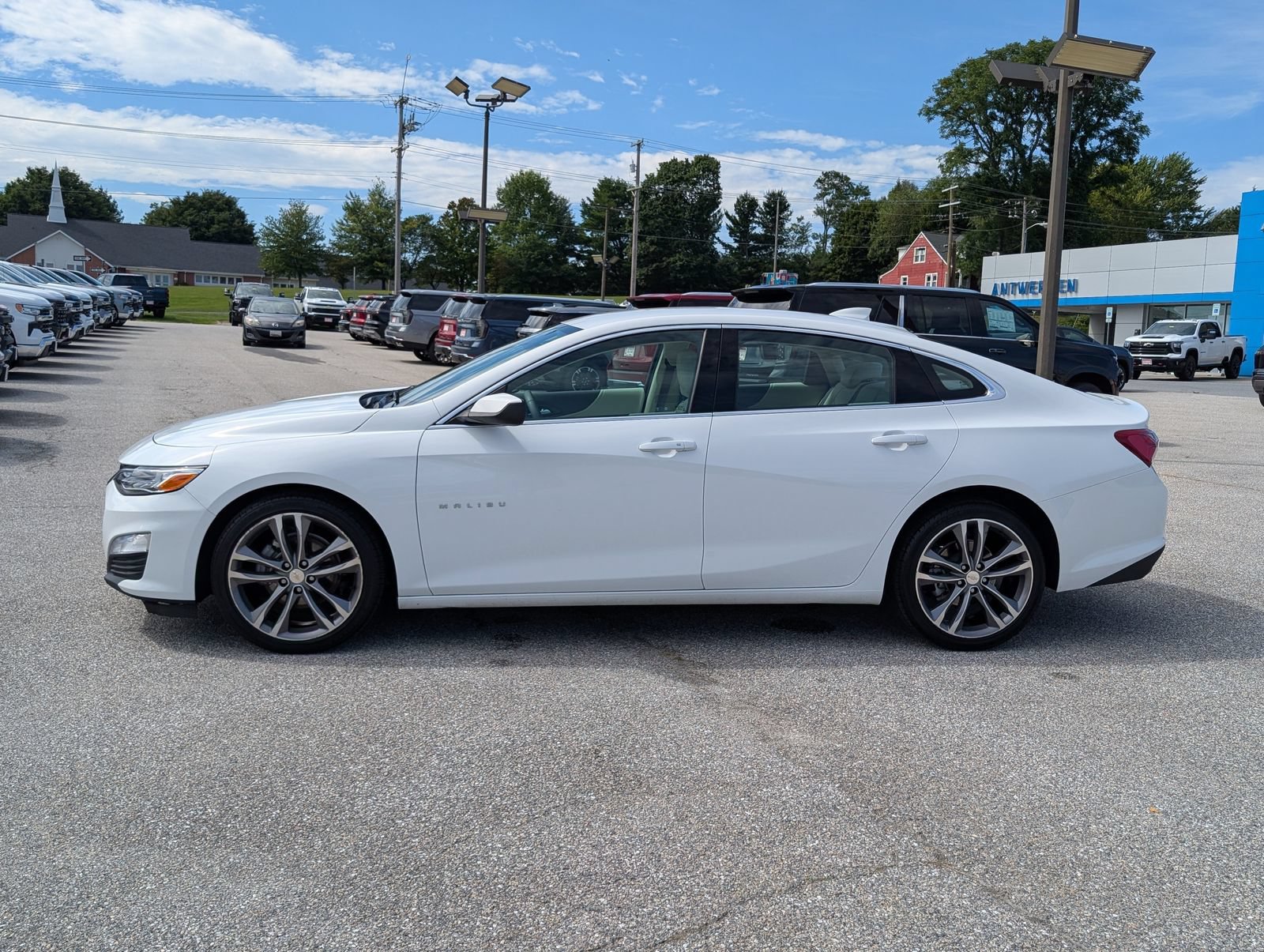 Used 2024 Chevrolet Malibu LT FWD image 6
