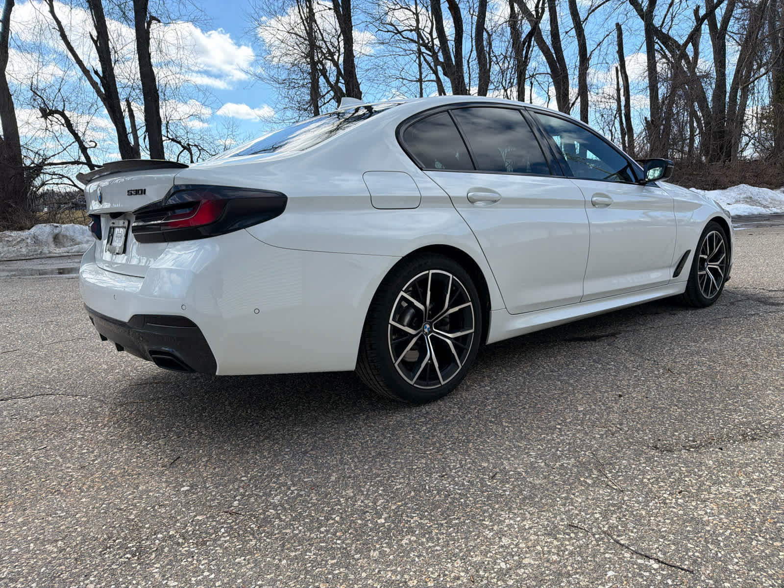 Used 2021 BMW 530i xDrive w/ M Sport Package image 16