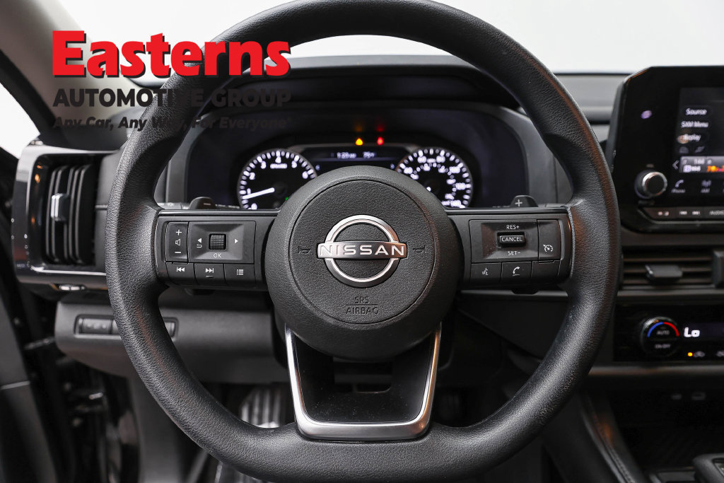 Used 2024 Nissan Pathfinder S AWD/4WD image 11