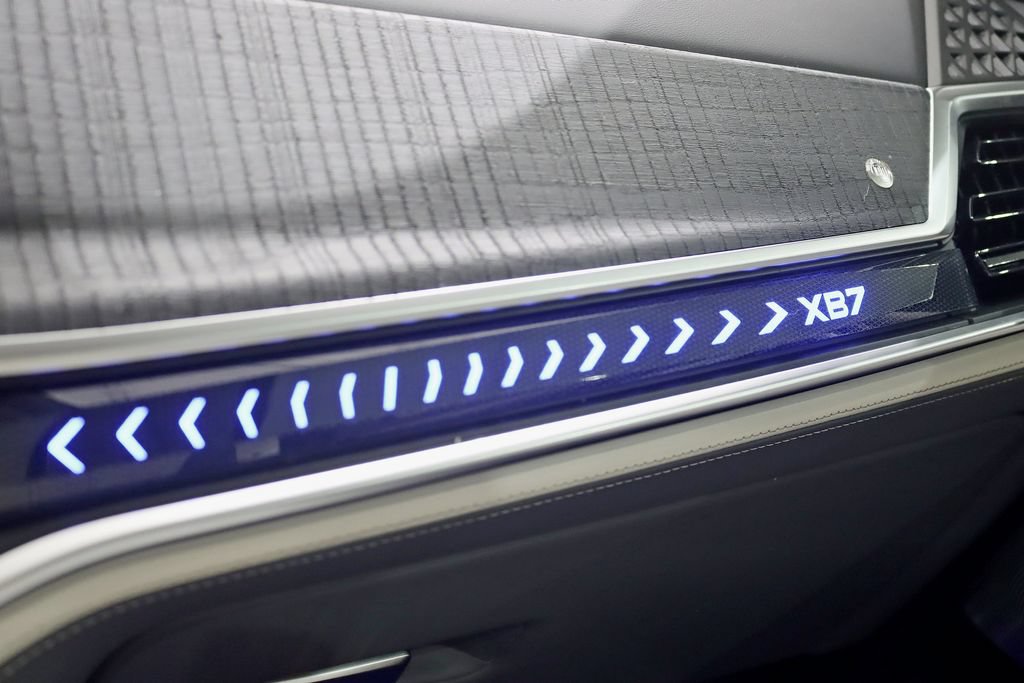 Used 2026 BMW ALPINA XB7 AWD/4WD image 32