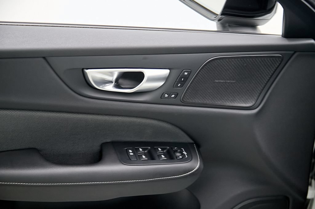 Certified 2025 Volvo S60 B5 Ultra AWD/4WD image 11