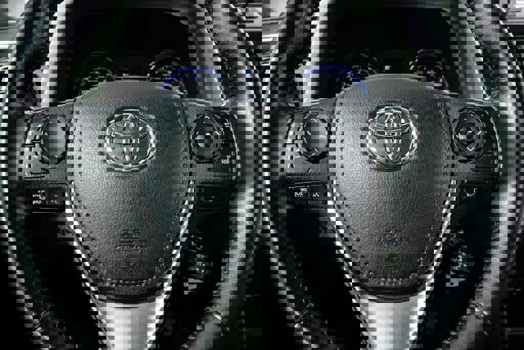 Used 2017 Toyota RAV4 XLE image 14