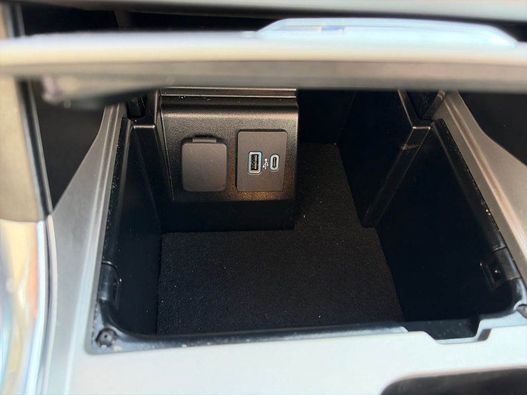 Used 2023 Ford Explorer XLT w/ Equipment Group 202A image 22