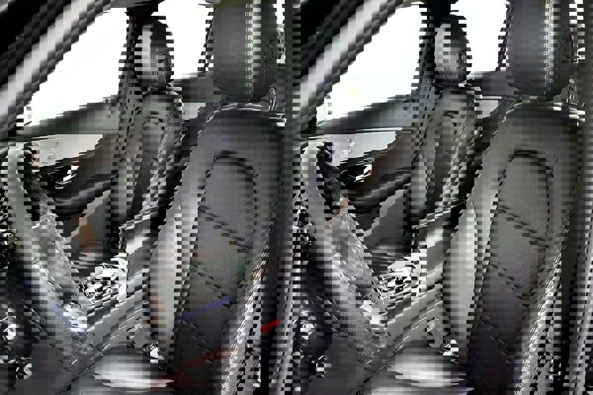 Used 2015 Mercedes-Benz C 300 Sport image 21