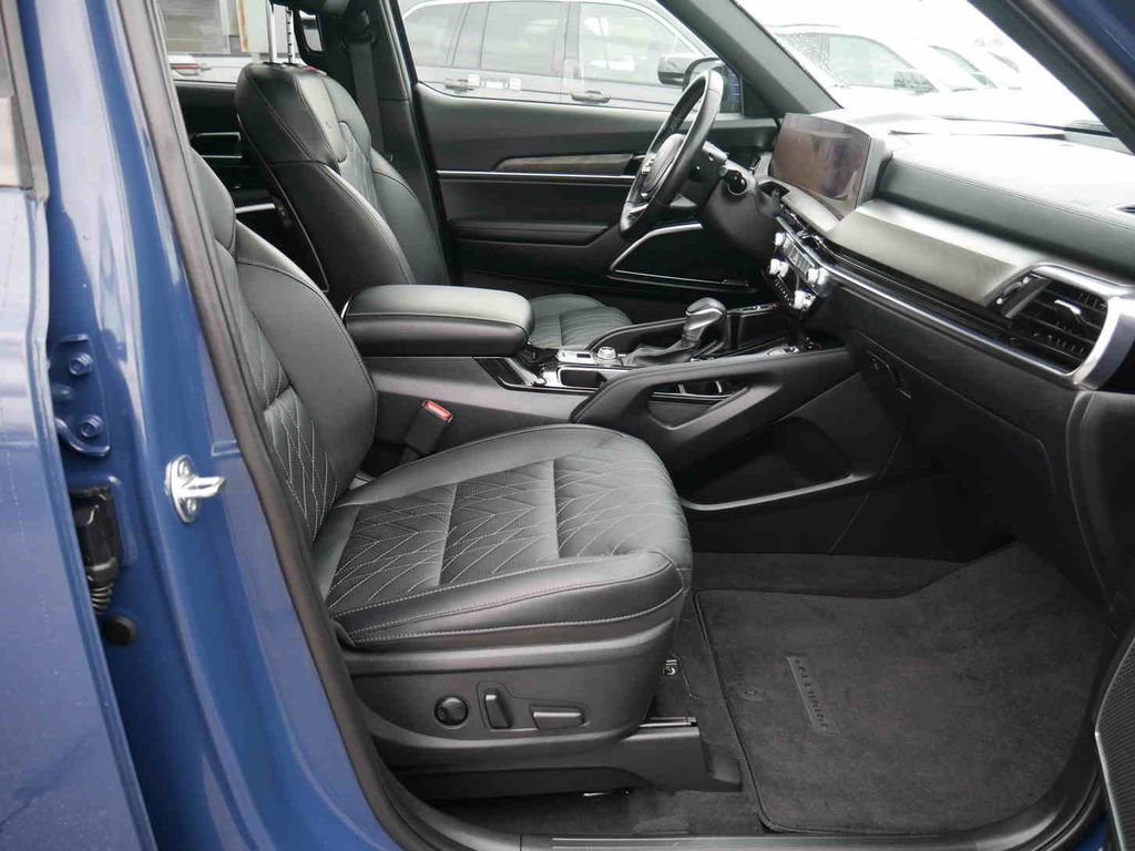 Used 2025 Kia Telluride SX X-Line image 28