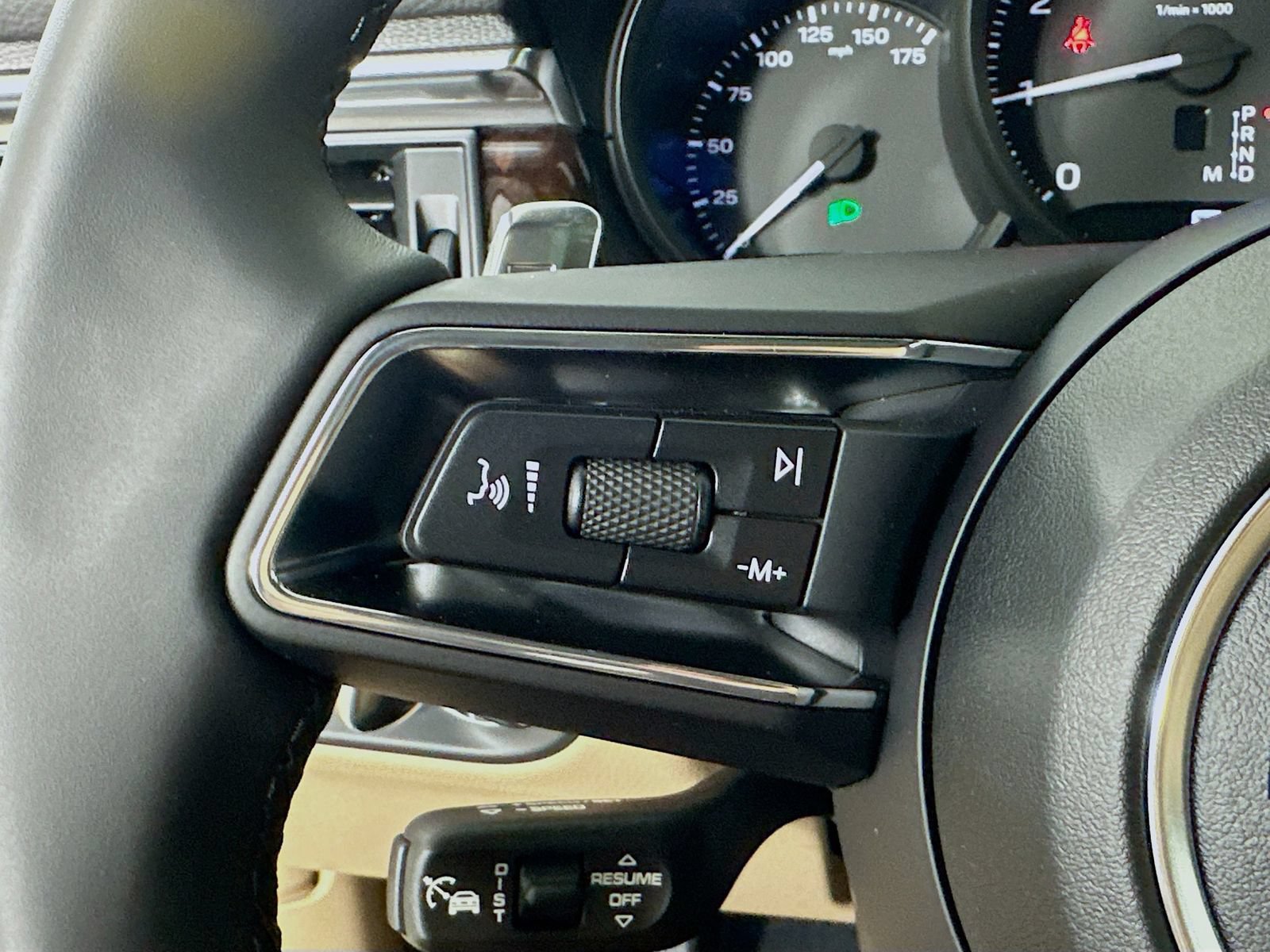 New 2026 Porsche Macan AWD/4WD image 18