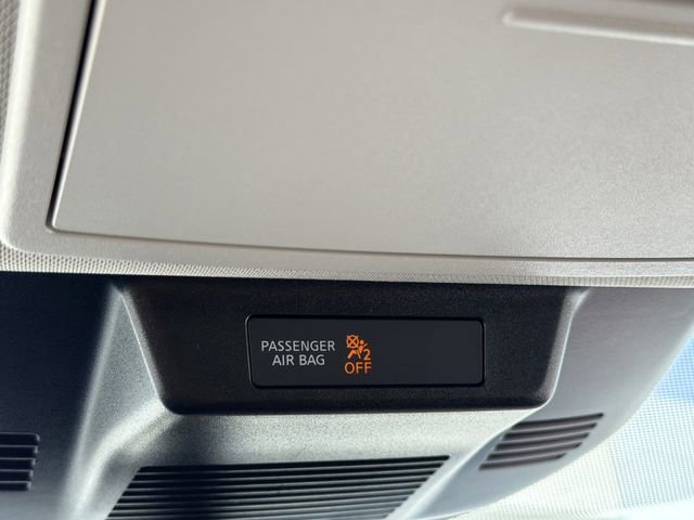 Certified 2025 Nissan Rogue Platinum w/ Platinum Premium Package FWD image 16