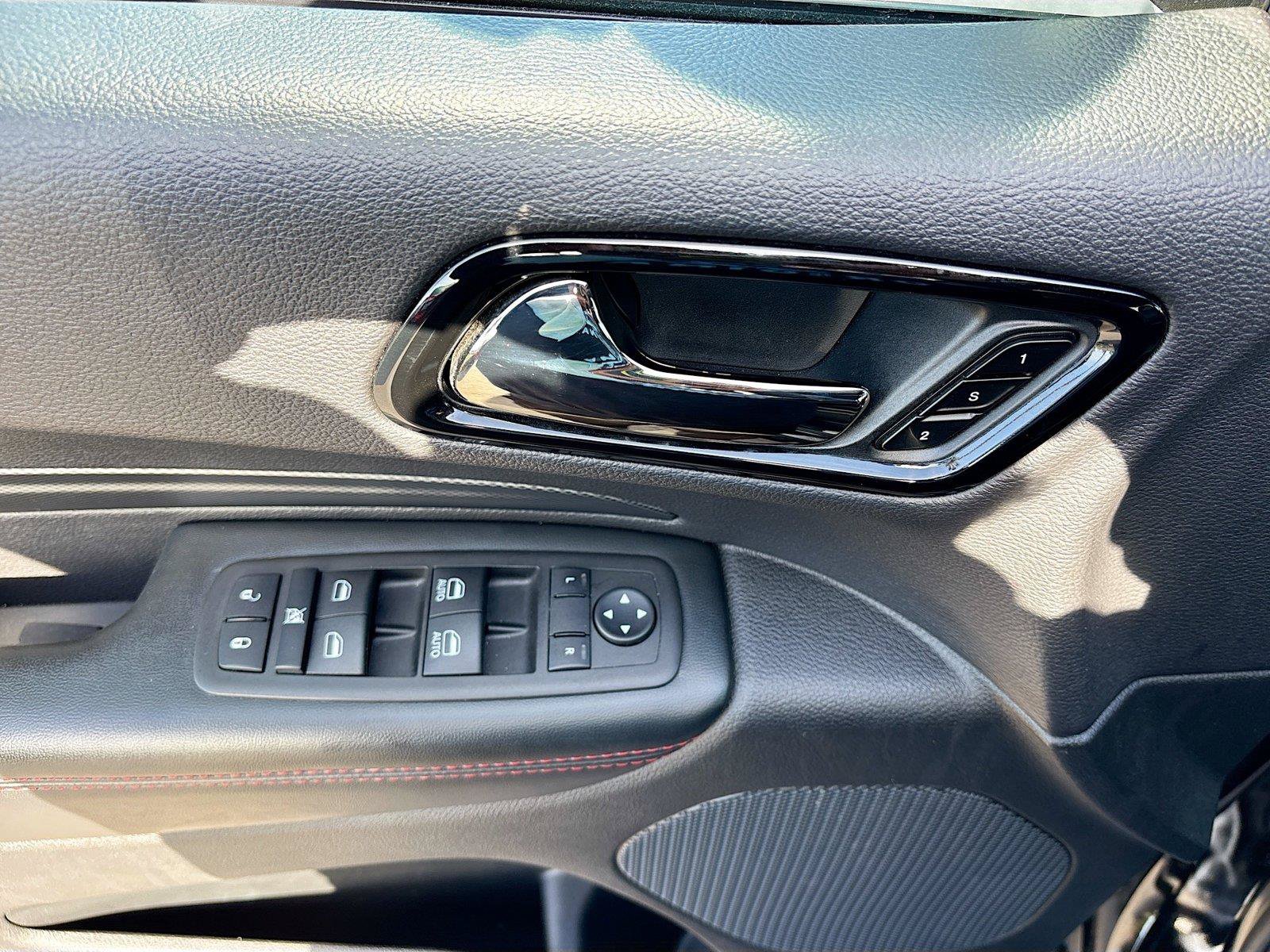 Used 2025 Dodge Durango GT AWD/4WD image 18