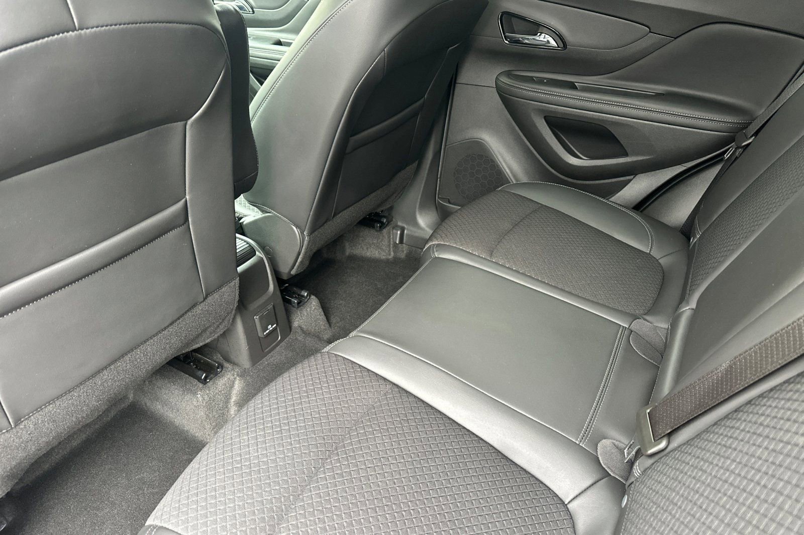 Certified 2022 Buick Encore Preferred w/ Safety Package image 14