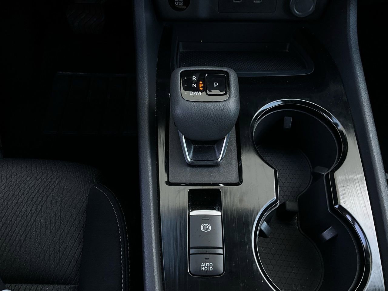 Used 2025 Nissan Rogue SV image 24