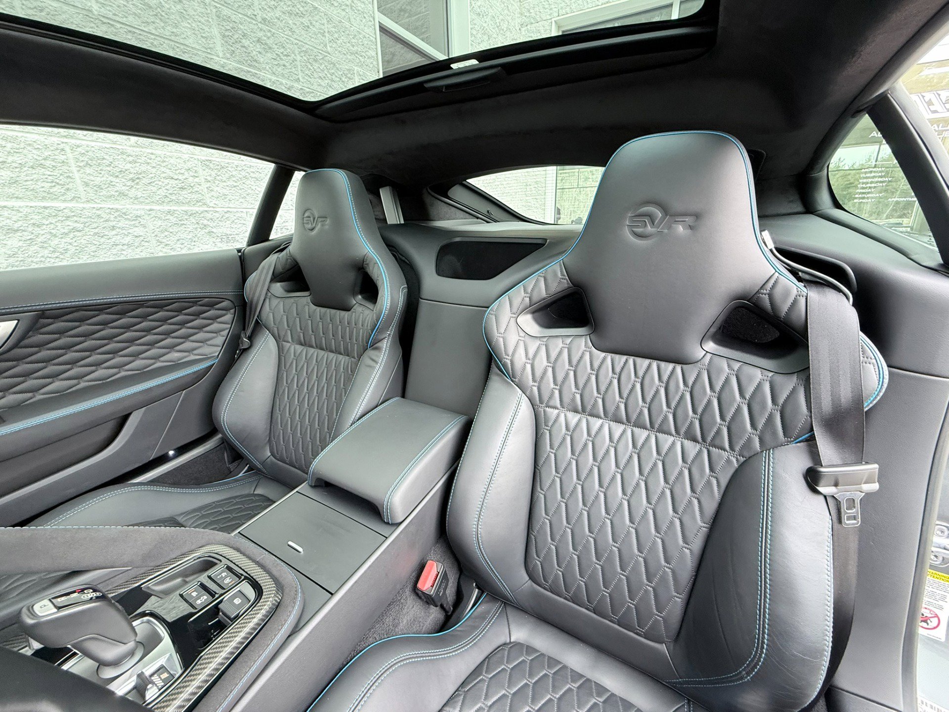 Used 2017 Jaguar F-TYPE SVR image 28