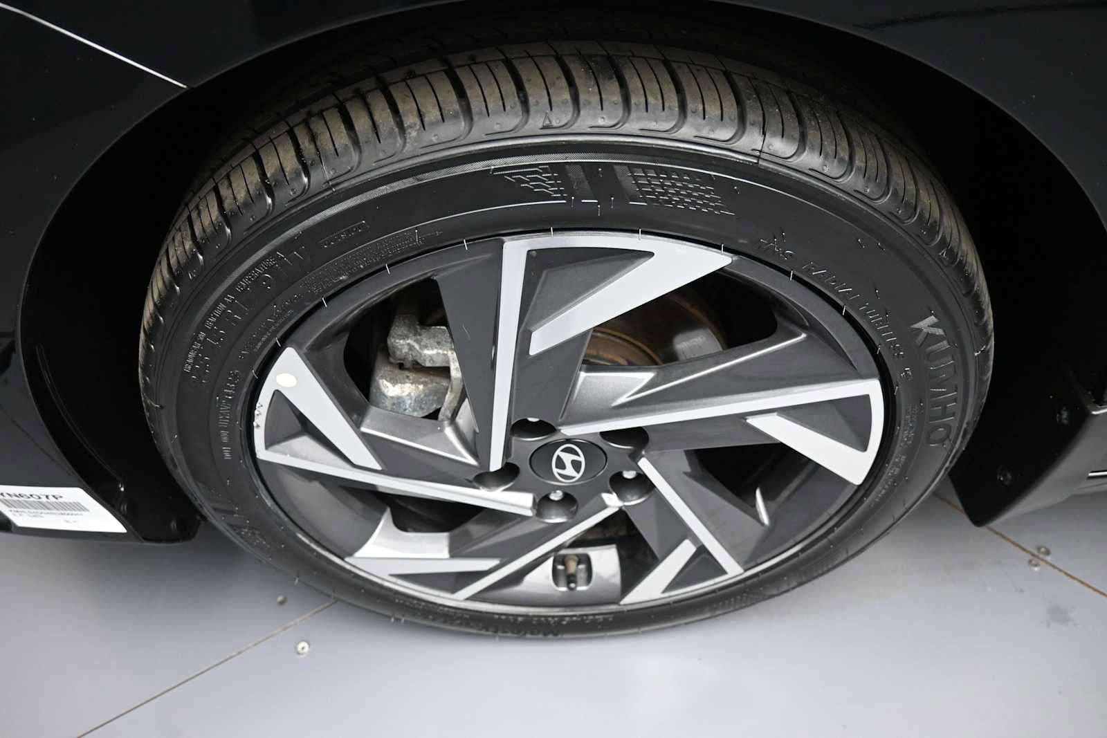 Certified 2024 Hyundai Elantra SEL w/ Convenience Package FWD image 15