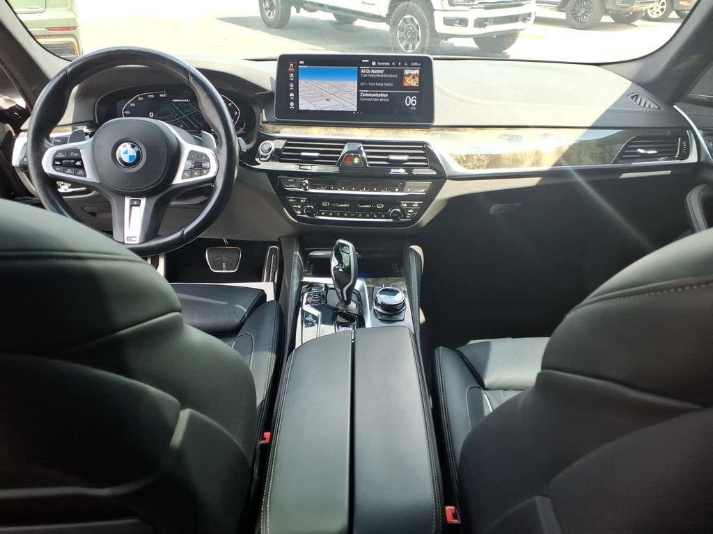 Used 2021 BMW M550i xDrive w/ Executive Package AWD/4WD image 30