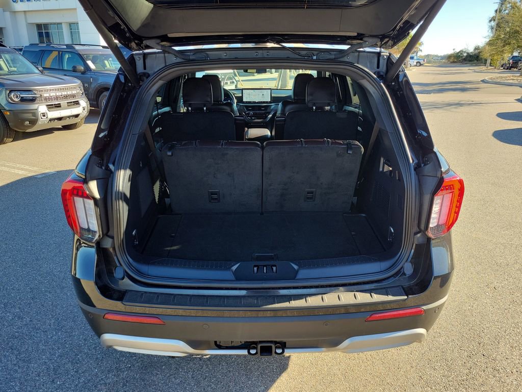 Used 2025 Ford Explorer Platinum image 9