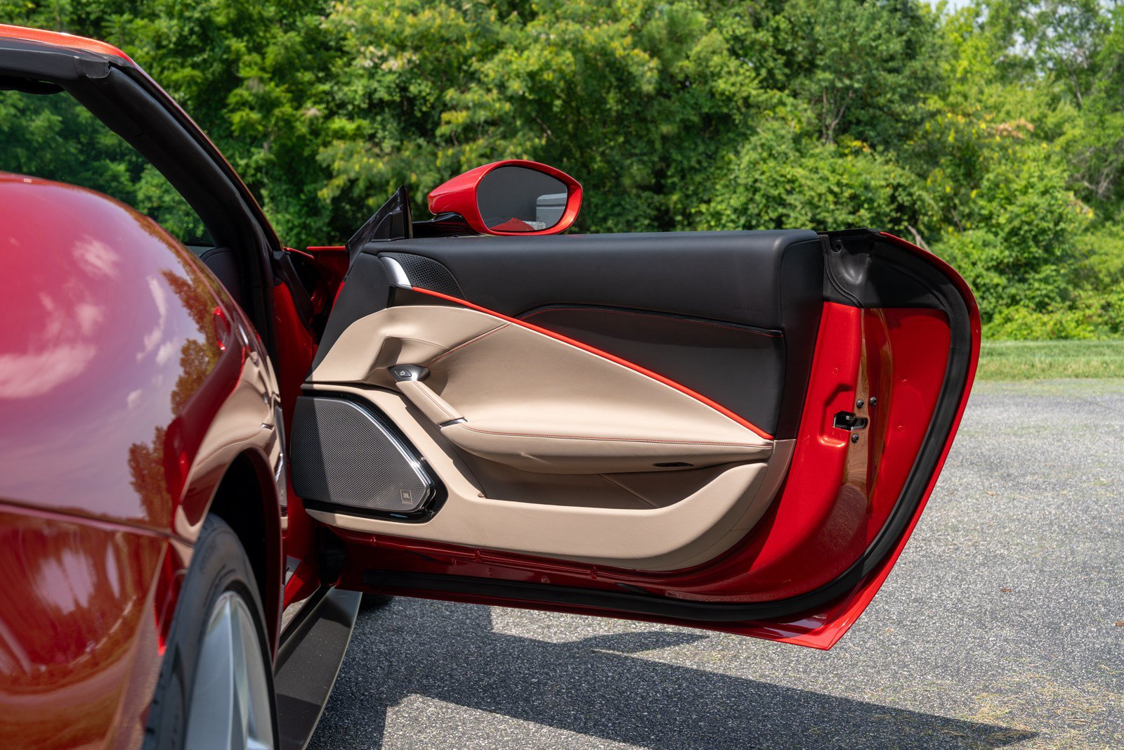 Used 2024 Ferrari Roma Spider RWD image 44