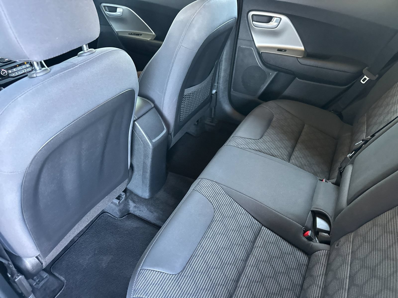 Used 2019 Kia Niro LX FWD image 12