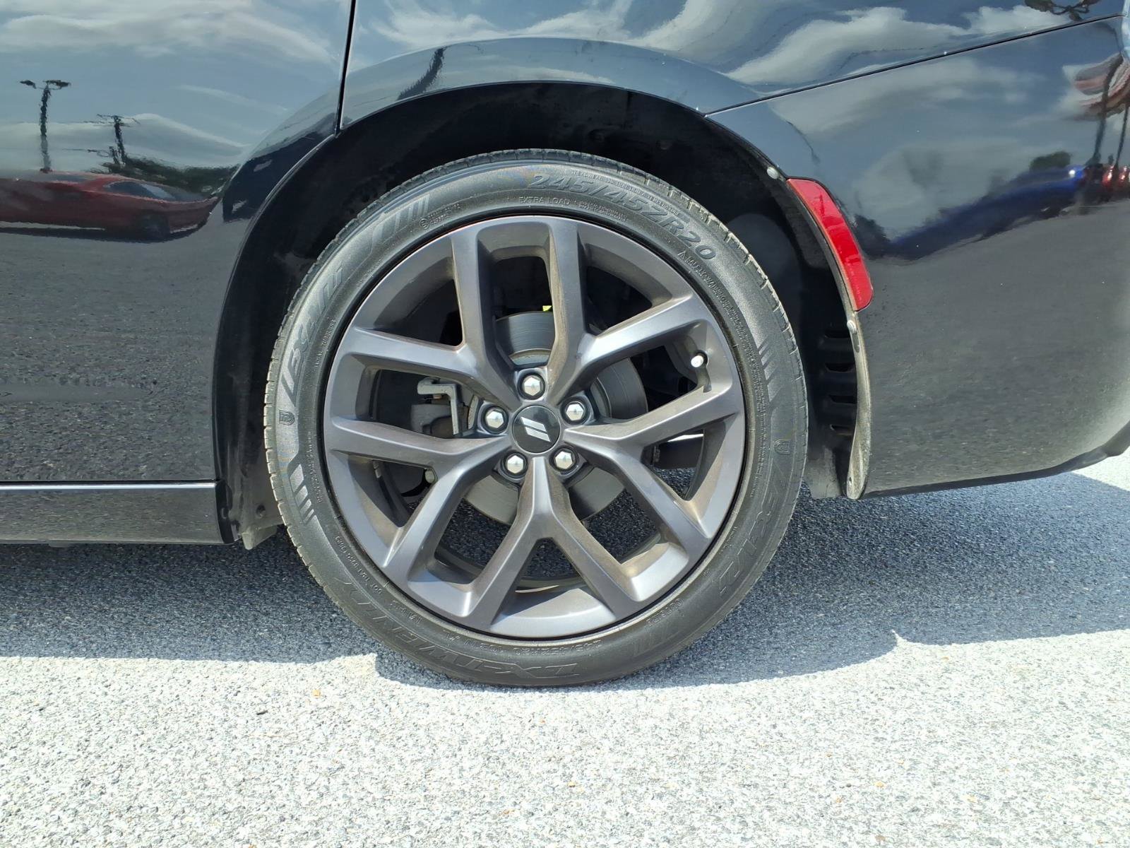 Used 2019 Dodge Charger SXT w/ Blacktop Package RWD image 25