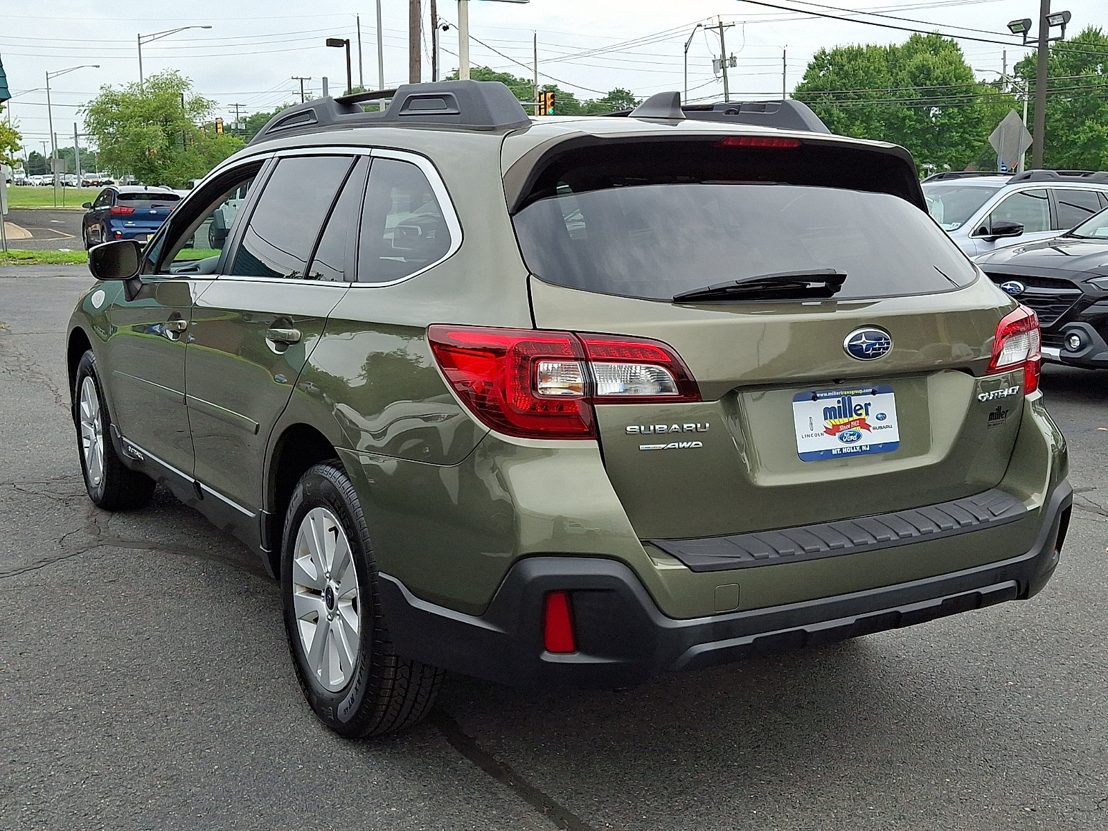 Used 2019 Subaru Outback 2.5i Premium AWD/4WD image 4