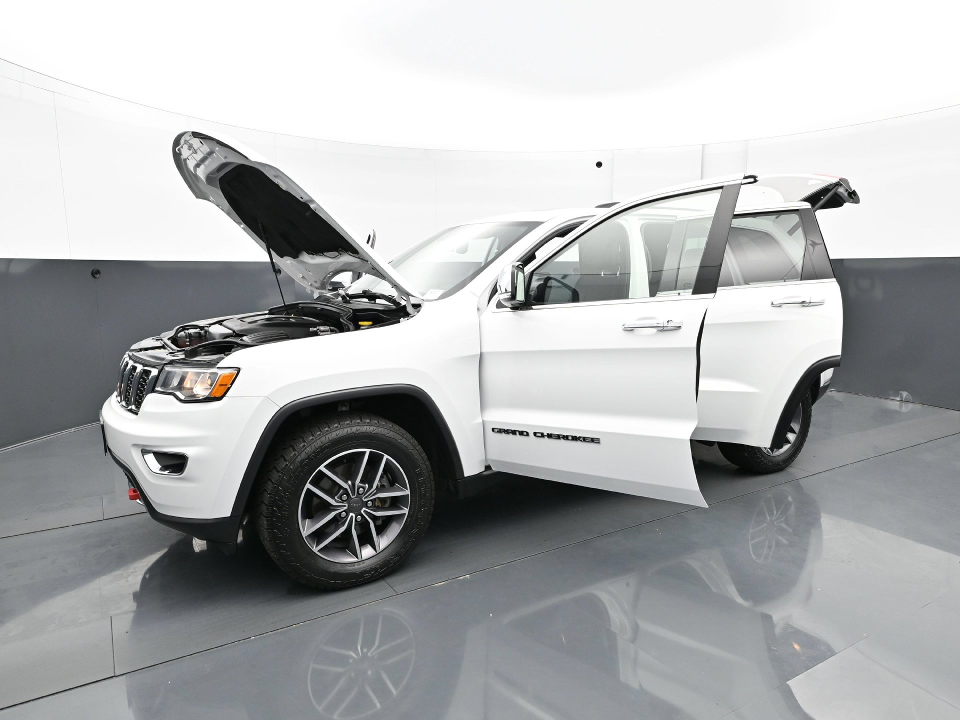Used 2019 Jeep Grand Cherokee Limited w/ Trailer Tow Group IV AWD/4WD image 33