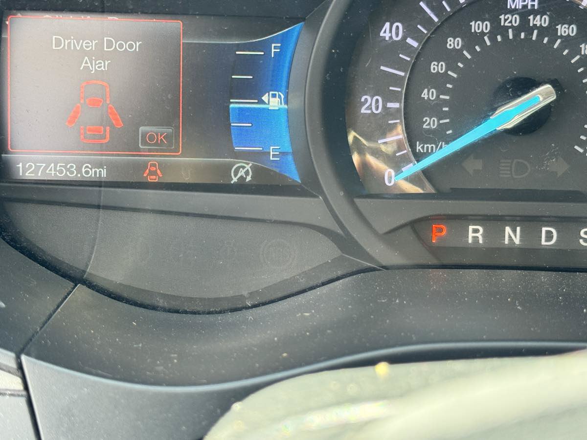 Used 2018 Ford Fusion SE w/ Fusion SE Technology Package FWD image 8