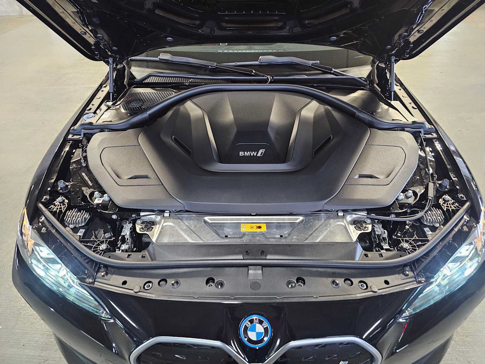 Certified 2023 BMW i4 eDrive35 w/ Premium Package RWD image 9